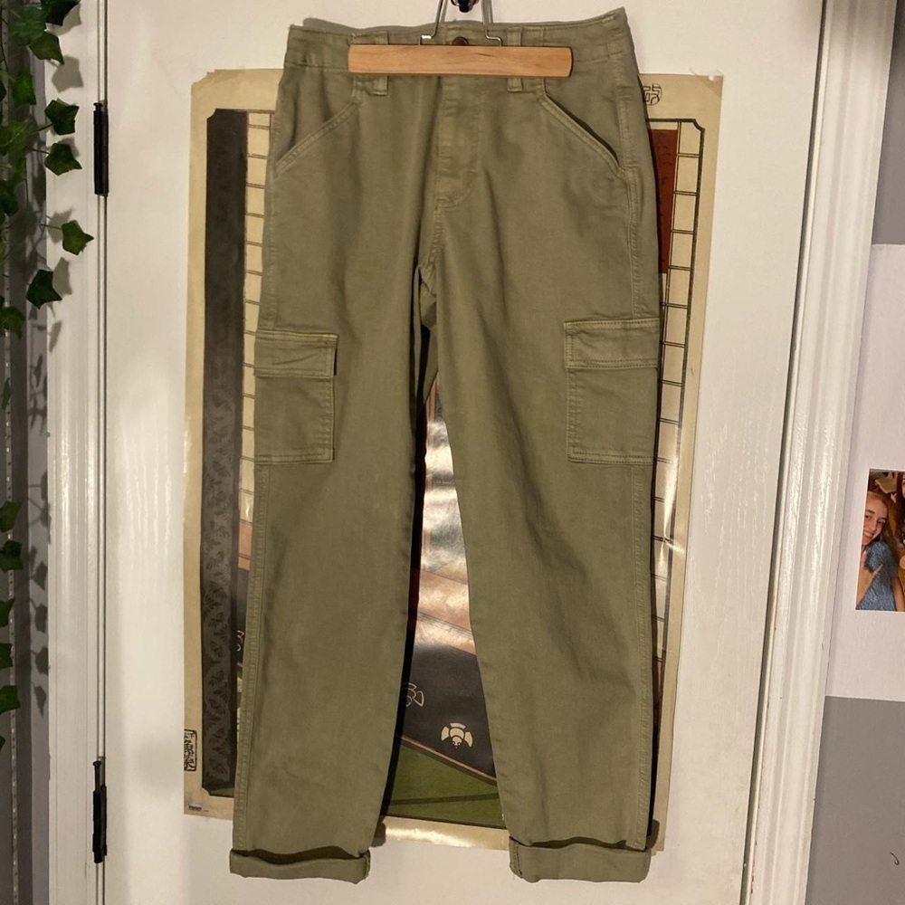 green boyfriend jeans 🌿